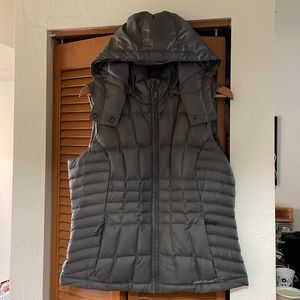 Eddie Bauer Hooded Vest with Removable Hood and removable faux fur trim